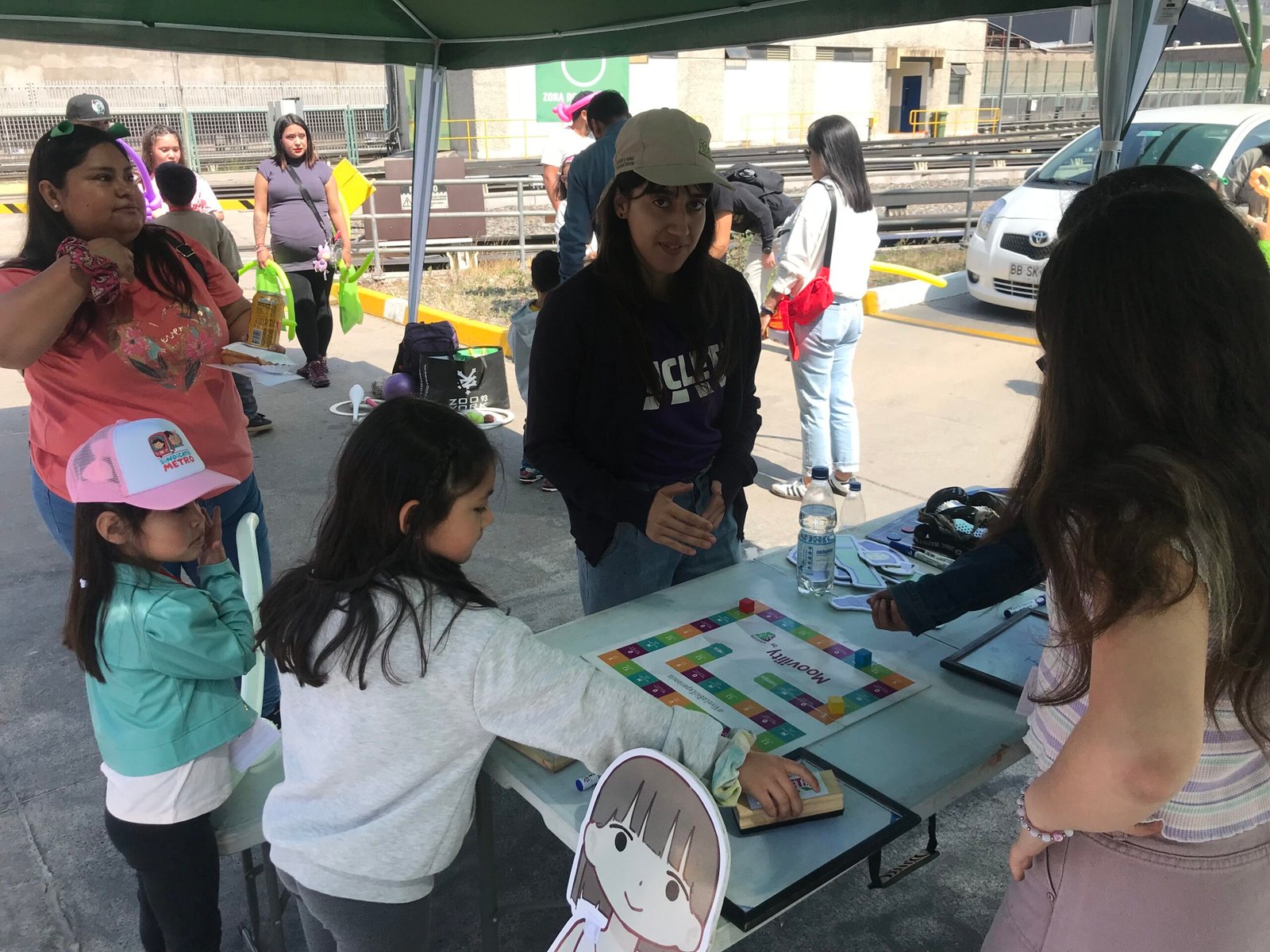 Educleta lleva la educación vial a los más pequeños en evento familiar del Metro de Santiago