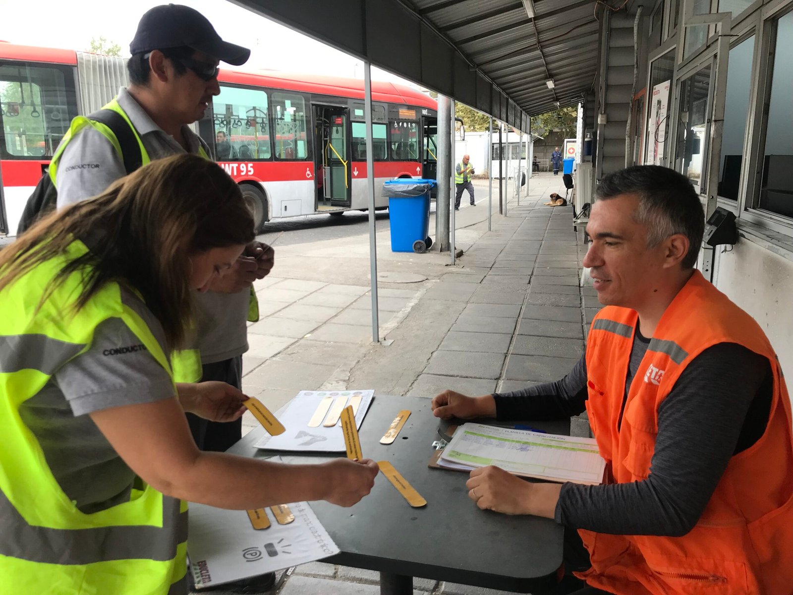 Educleta implementa campaña “Estaciona Seguro” en Conecta Mobility para reforzar el uso del freno de estacionamiento