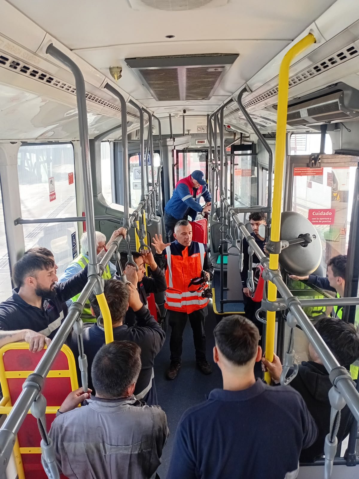 Subir al bus y salvar vidas: el Escape Bus de Educleta llegó a RBU